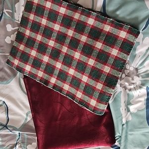 ⛄️6 placemats and table cloth.